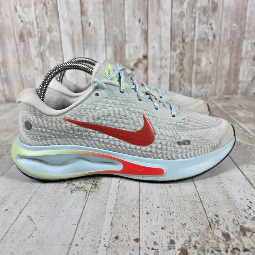 Nike Journey Run Womens 8.5 Light Silver Glacier Blue Red FJ7765-101 Shoes
